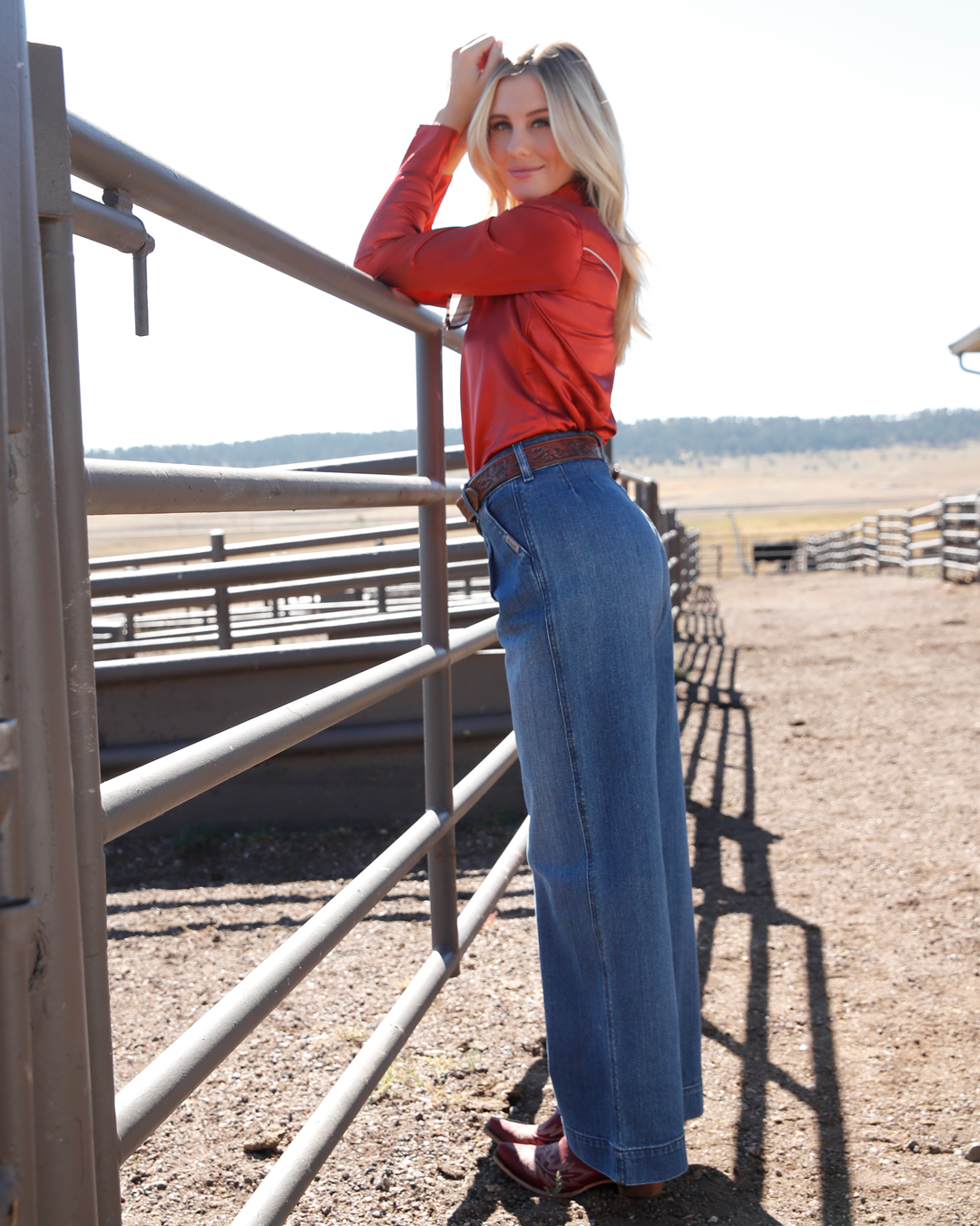 Women's Classic Fit Satin Snap Front Western Shirt