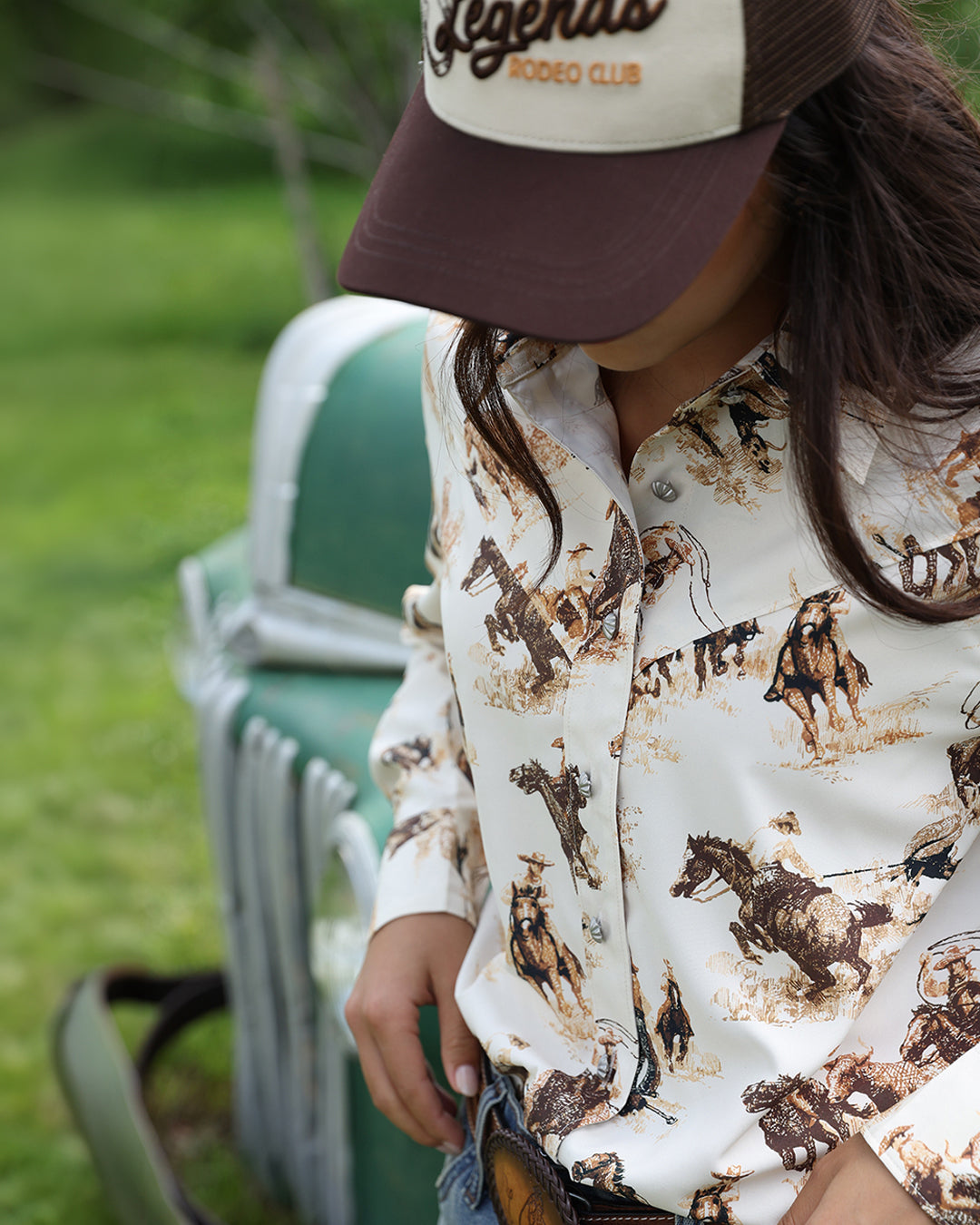 Women's Classic Fit Button-Down Western Shirt