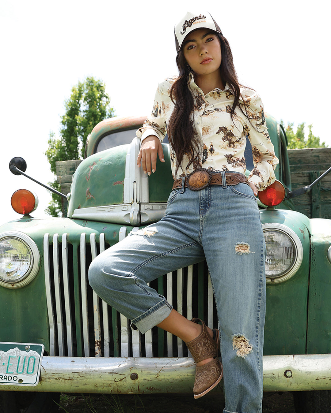 Women's Classic Fit Button-Down Western Shirt